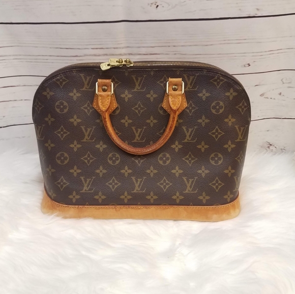 Louis Vuitton Handbags - Authentic LOUIS VUITTON Monogram Alma Bag